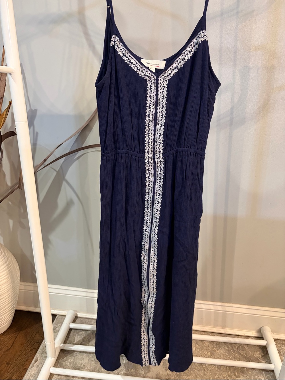 Two by Vince Camuto Navy mosaic isle embroidered Dress with White Crochet- small